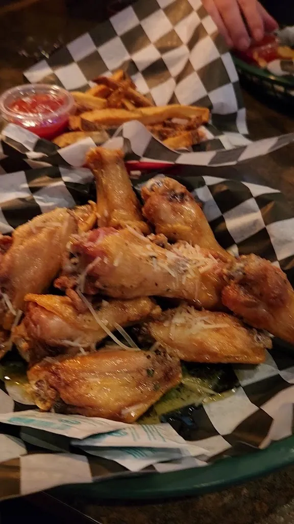 Puckers Sports Pub & Grille_North Canton, OH_slider_image_2