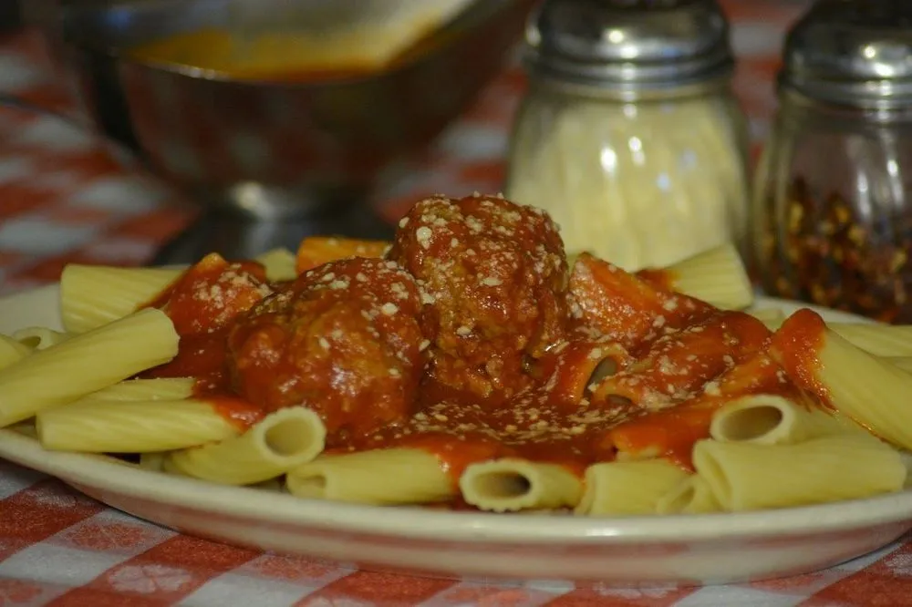 Mama Guzzardi's Italian Restaurant_North Canton, OH_slider_image_3