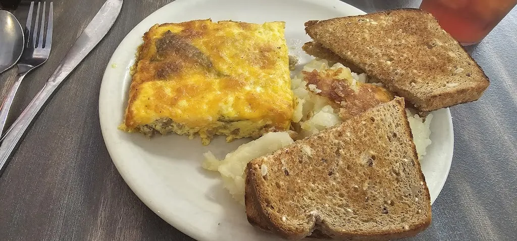 Deborah Whitman_The Crows Nest Diner_North Canton, OH_review