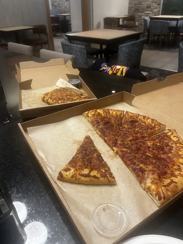Christopher Blackwell_Donatos Pizza_North Canton, OH_review