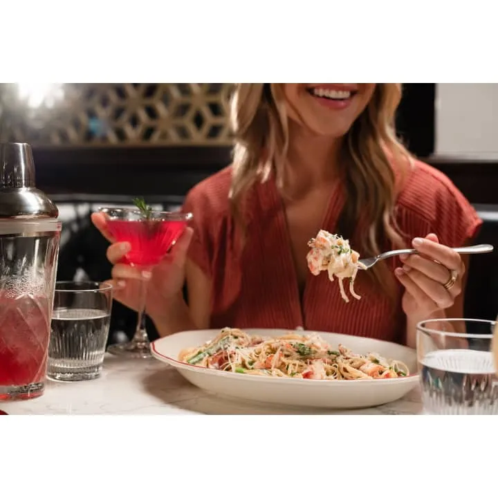 Maggiano's Little Italy_Cincinnati, OH_slider_imagen_2