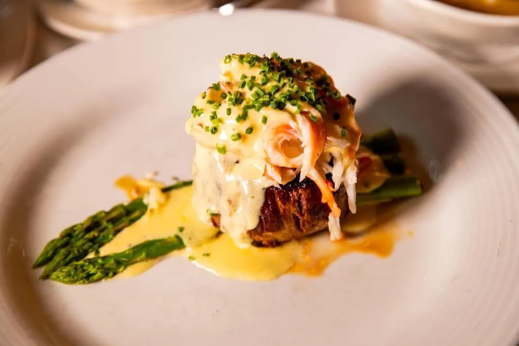 Embers Restaurant_Cincinnati, OH_slider_imagen_2