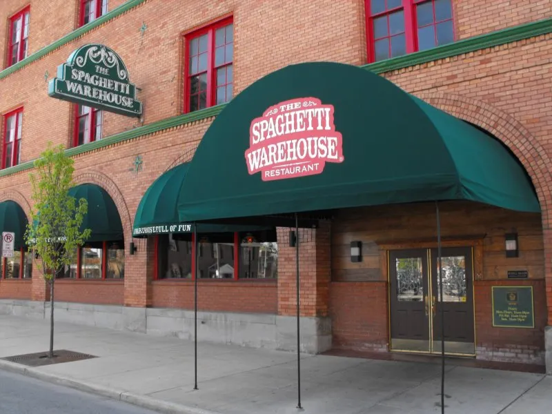 Spaghetti Warehouse restaurante en Toledo, OH
