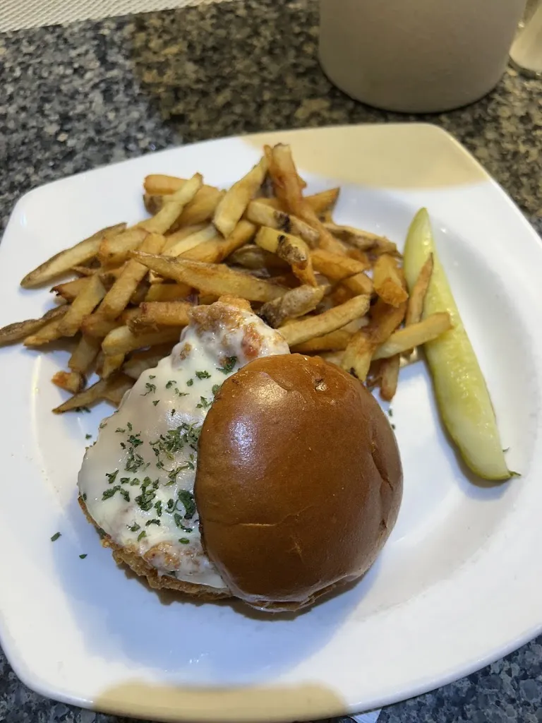Faith Newman_Ice Restaurant_Toledo, OH_reseña