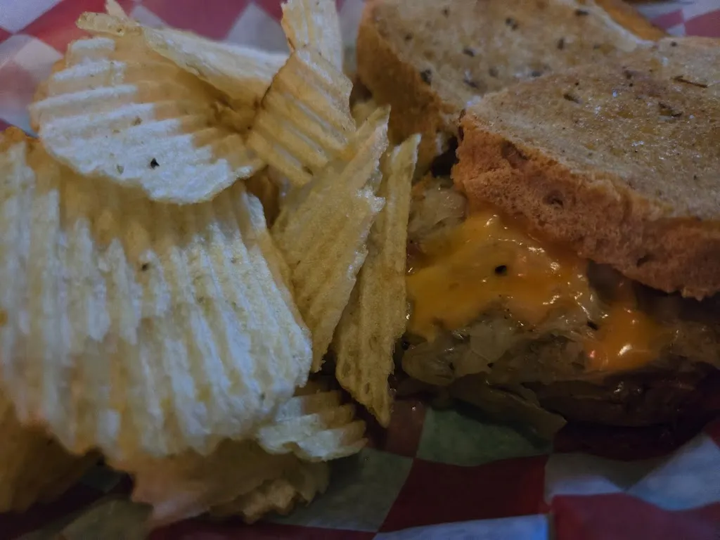 Lisa Weisgarber-trigg_Mckelvey's Pub_Millersburg, OH_review