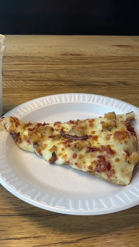 Charm Pizza Co._Millersburg, OH_slider_bild_2