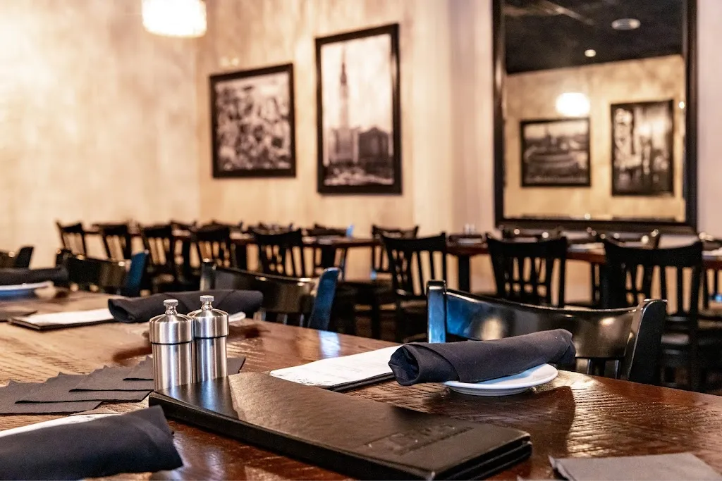Trivs Restaurant and Lounge restaurante en Strongsville, OH