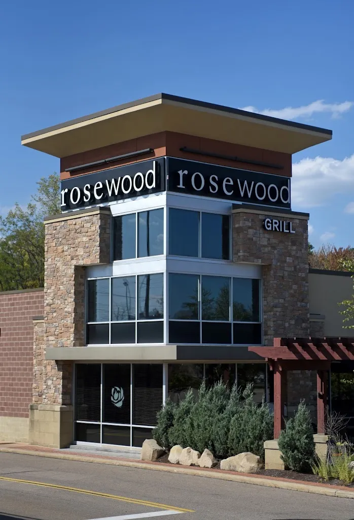 Rosewood Grill Strongsville restaurante en 16740 Royalton Rd, Strongsville