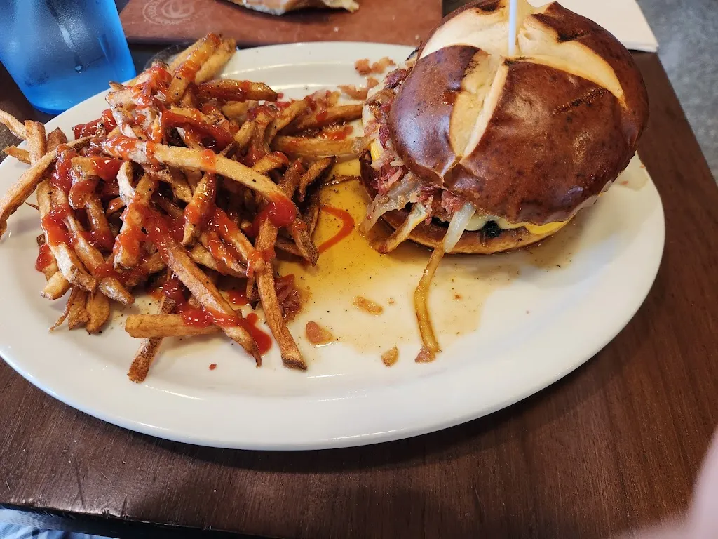 Bags Sports Pub Sugarcreek_Sugarcreek, OH_slider_image_3