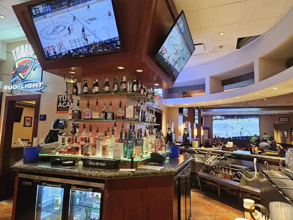 Grandstand Sports Grille restaurant in Shawnee, OK