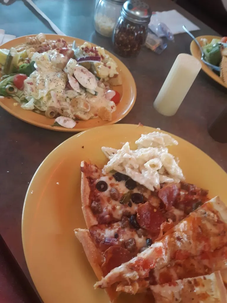 Mazzio’s Pizza & Wings restaurant in Spiro, OK