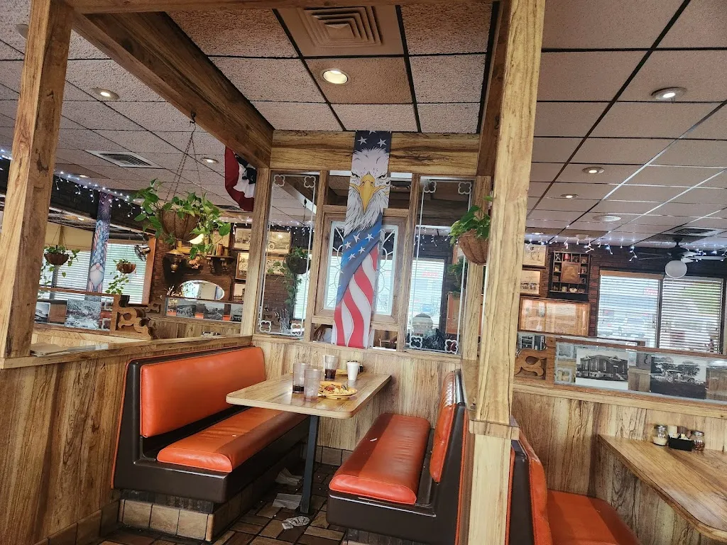 Ken's Pizza restaurant in Sapulpa, OK