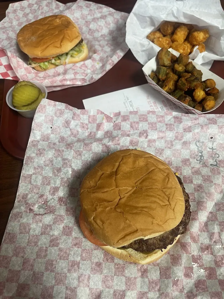 Robert Hernandez_Burgers N More_Sapulpa, OK_review