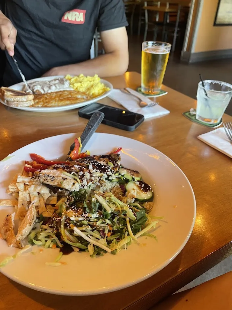 Monse V_The Wild Hare Saloon & Cafe_Oregon City, OR_review