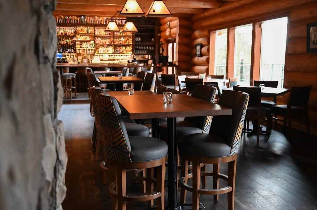 Stone Cliff Inn restaurante en Oregon City, OR