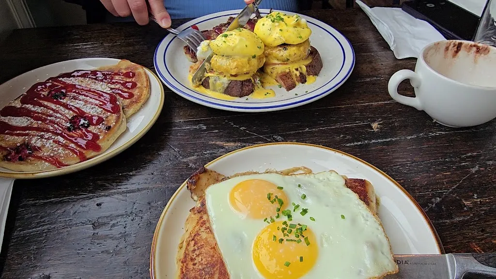Broder Strand Café_Astoria, OR_slider_imagen_2