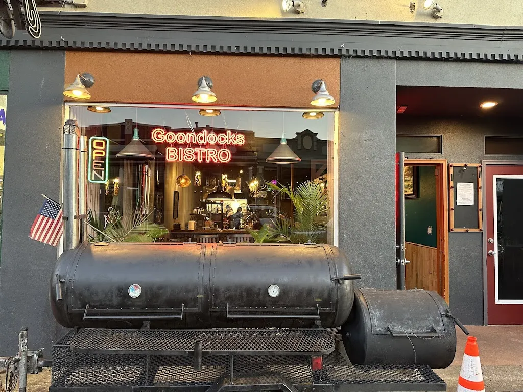 Boondocks bistro restaurante en Astoria, OR