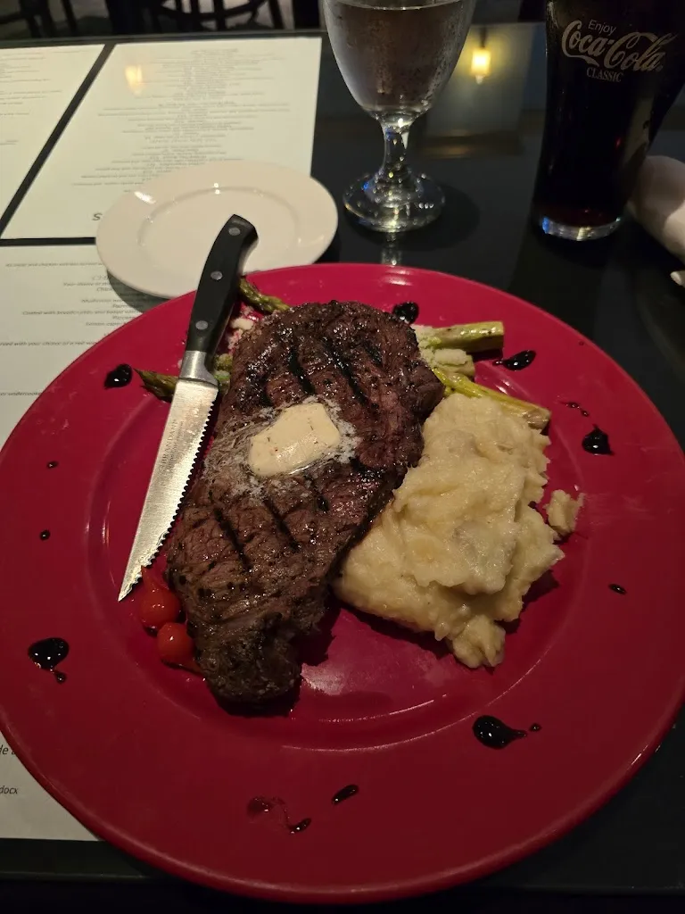 Fulio's Restaurant_Astoria, OR_slider_imagen_3