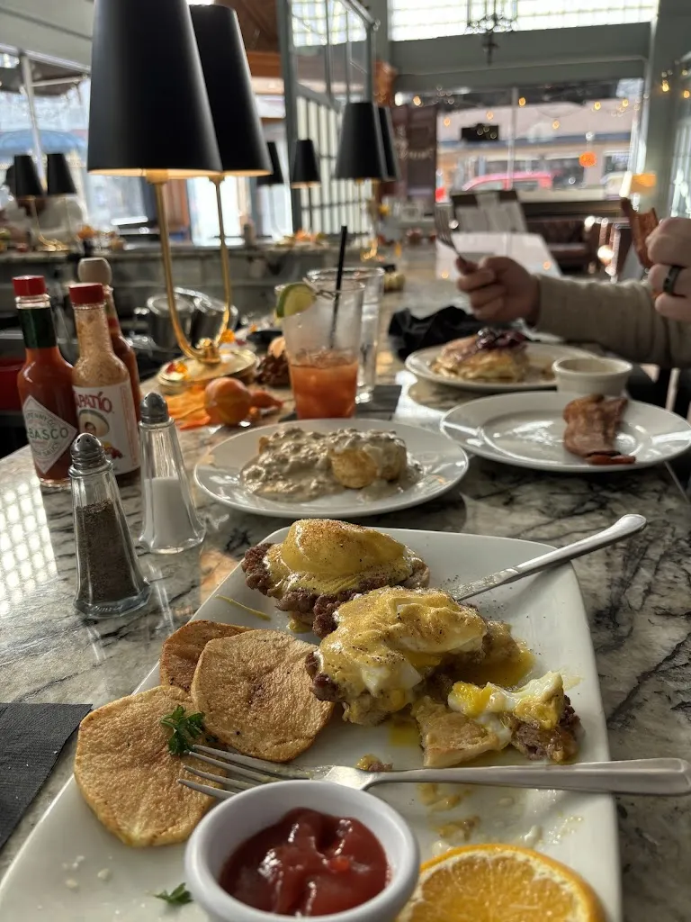 CJ B_Carruthers Restaurant_Astoria, OR_reseña