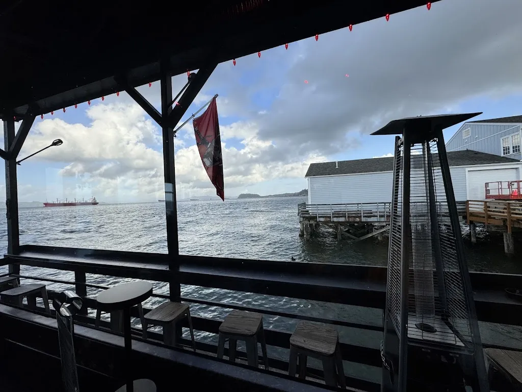 Hurtis Mixon_Inferno Lounge_Astoria, OR_review