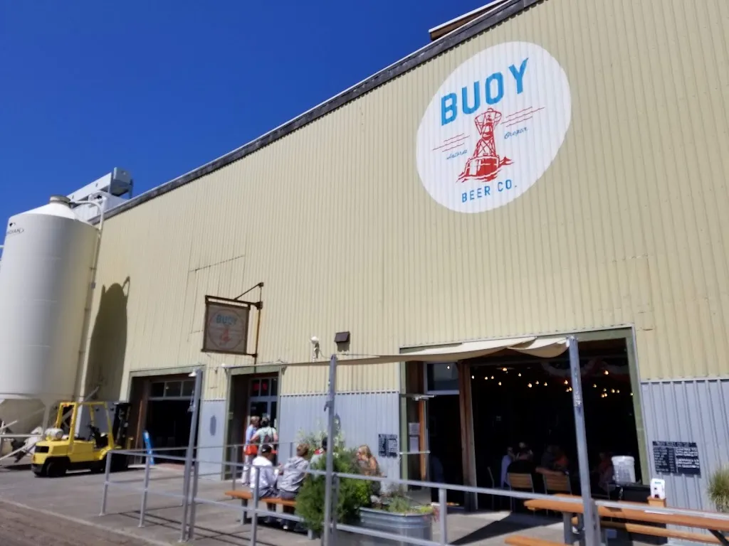 Buoy Beer Co. Taproom restaurante en Astoria, OR