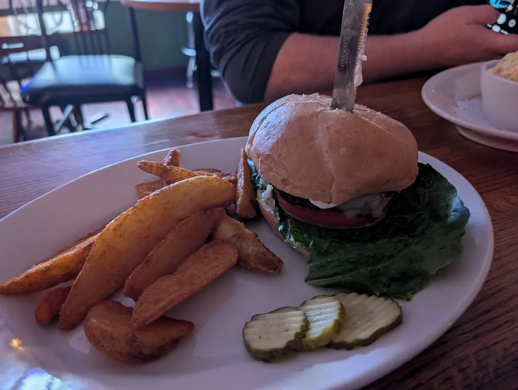 The Falls View Tavern_Oregon City, OR_slider_imagen_3