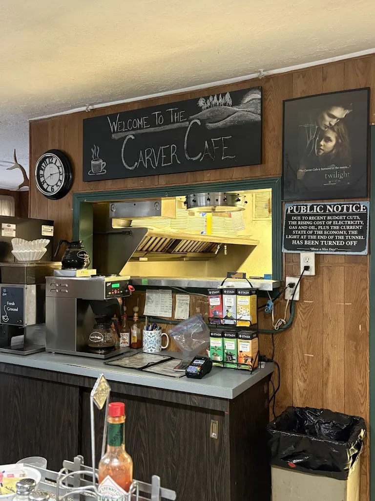 Nina Hernandez_Carver Cafe_Damascus, OR_reseña