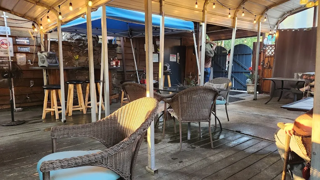 Paul Goff_Shelly's Echo Inn_Damascus, OR_review