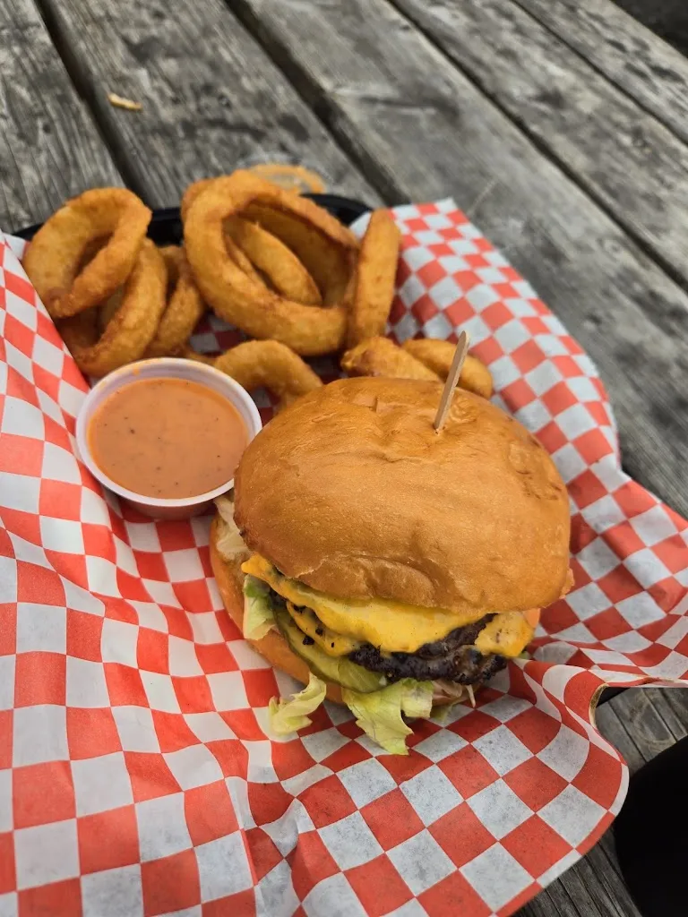 Joe Daddy’s Burgers and more restaurante en Damascus, OR