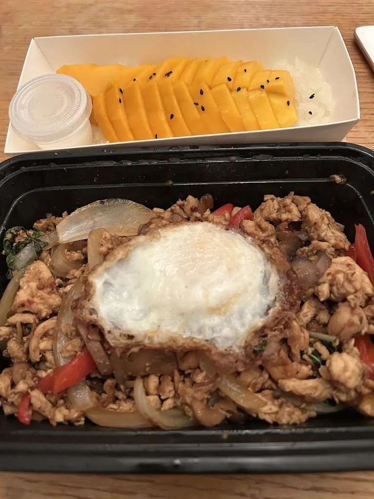 Katie_Bangkok Station Thai Street Food_Damascus, OR_reseña