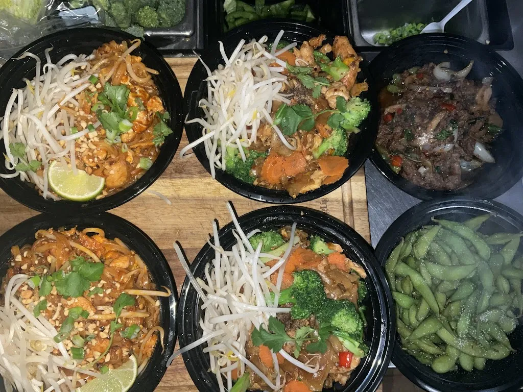 Bangkok Station Thai Street Food_Damascus, OR_slider_imagen_3
