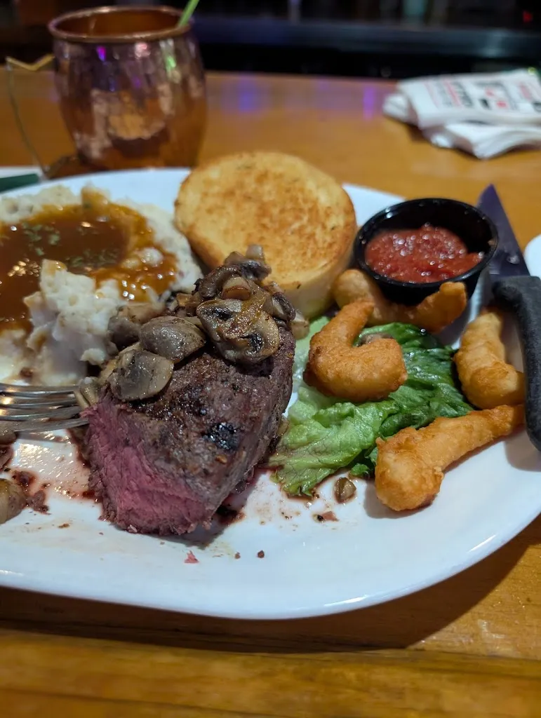 Mike Plotts_Stubborn Mule Saloon & Steak_Joseph, OR_avis