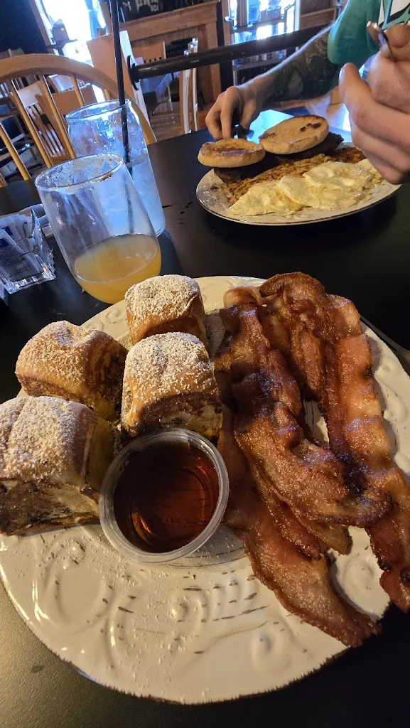 Nicole_Slack Drinks and Dining_Joseph, OR_review