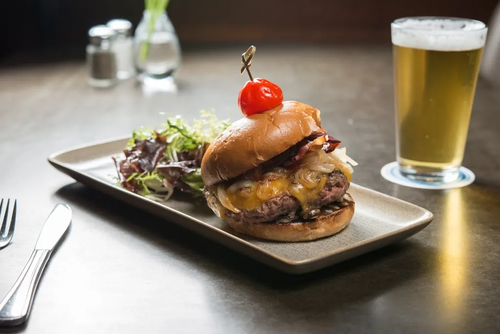 Gubanc's Restaurant_Lake Oswego, OR_slider_immagine_3