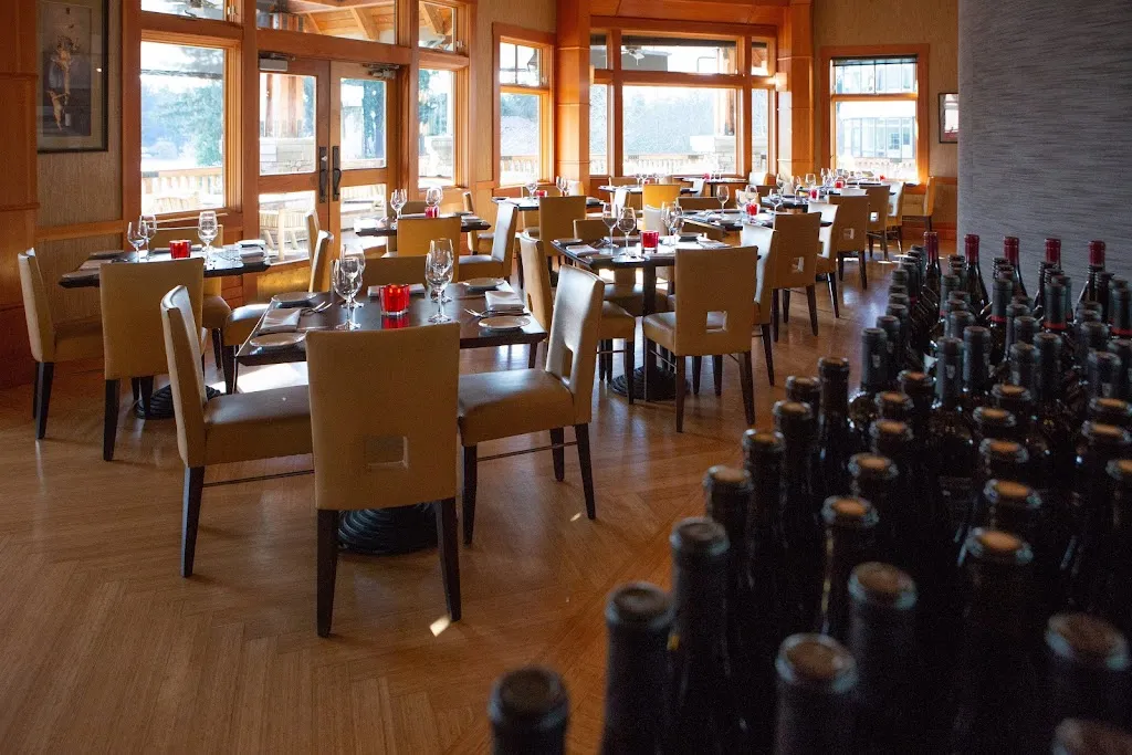 Five Spice Seafood + Wine Bar restaurante en Lake Oswego, OR