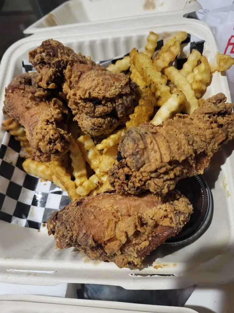 The Fried Spot_Milwaukie, OR_slider_imagen_3