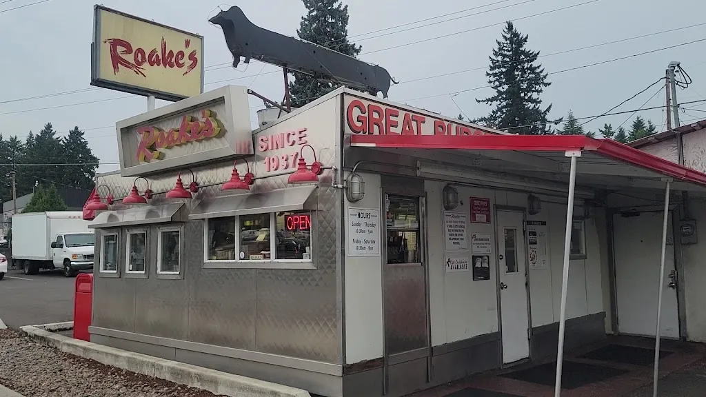 Lisa Schwahn_Roake's_Milwaukie, OR_reseña