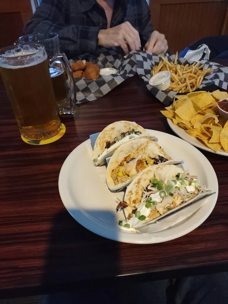 Wayne Elliott_Jo's Saloon & Eatery_Portland, OR_review