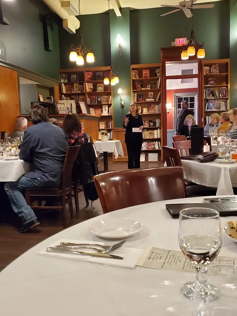 Hartwood Restaurant & Whispers Pub_Glenshaw, PA_slider_image_3