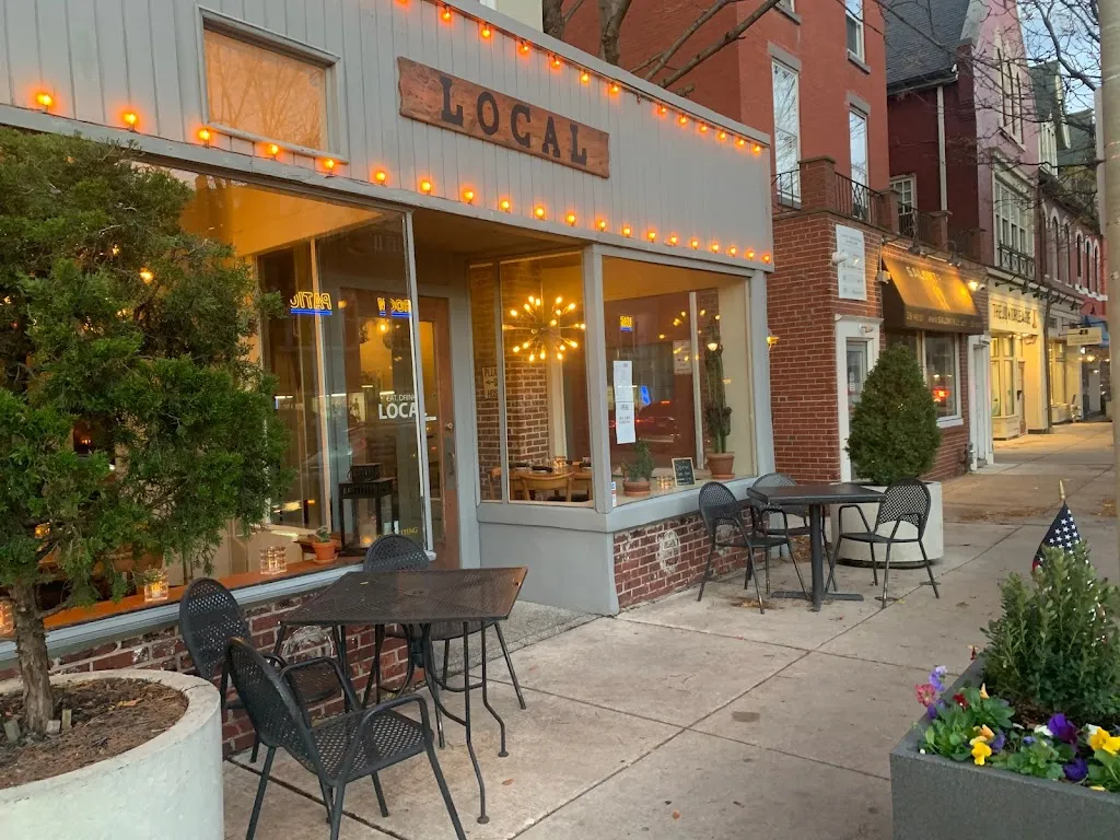 Local Wine & Kitchen ristorante a Ardmore, PA