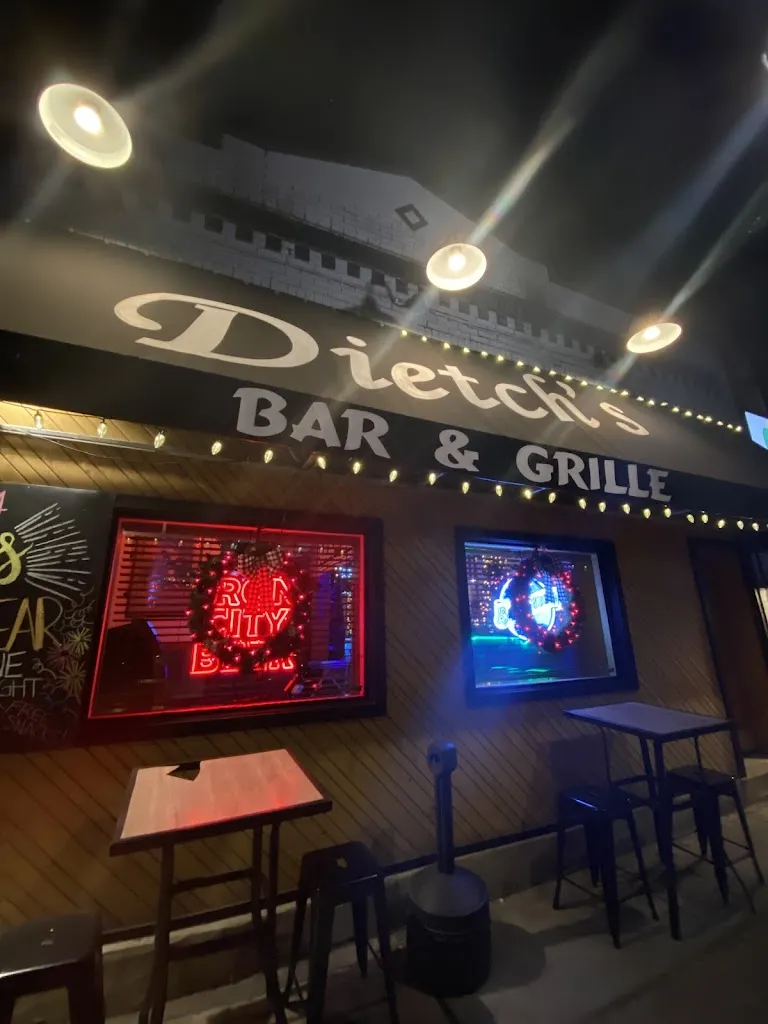 Jesse Leubner_Dietch's Bar & Grille_Pittsburgh, PA_avis