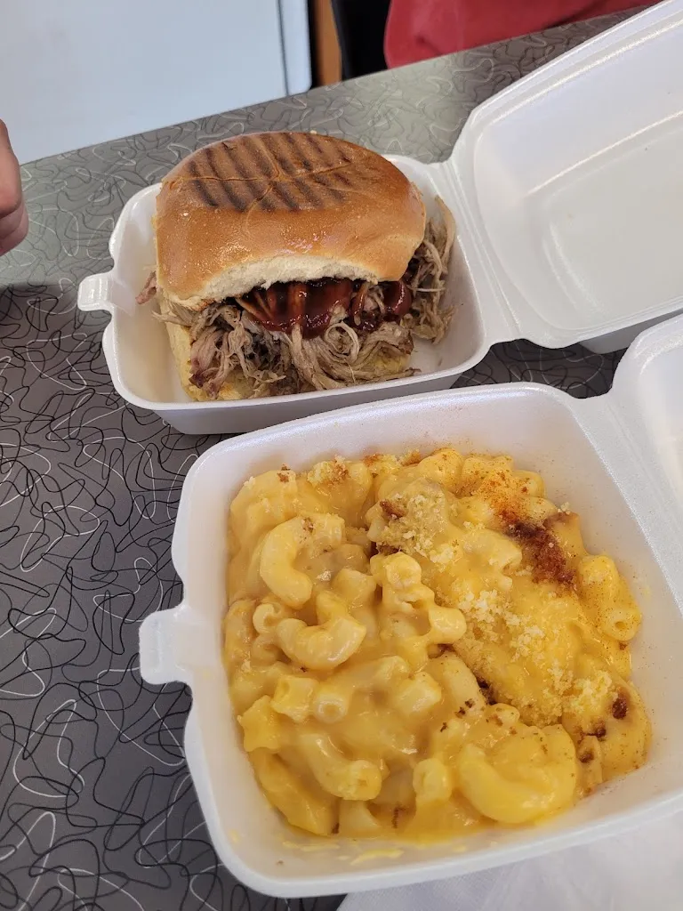 Tiana_Doc's Bar-B-Q and Smokehouse_Cecil, PA_review