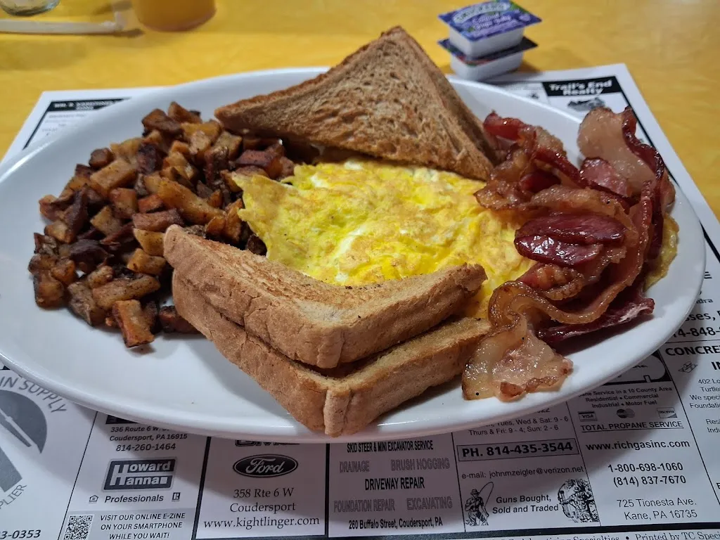 Christine Campbell_Fezz's Diner_9 Ice Mine Rd, Coudersport_reseña
