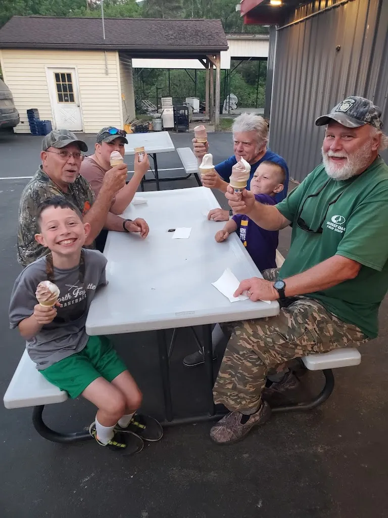 Jason Miller_Fox's Pizza Den_Coudersport, PA_reseña