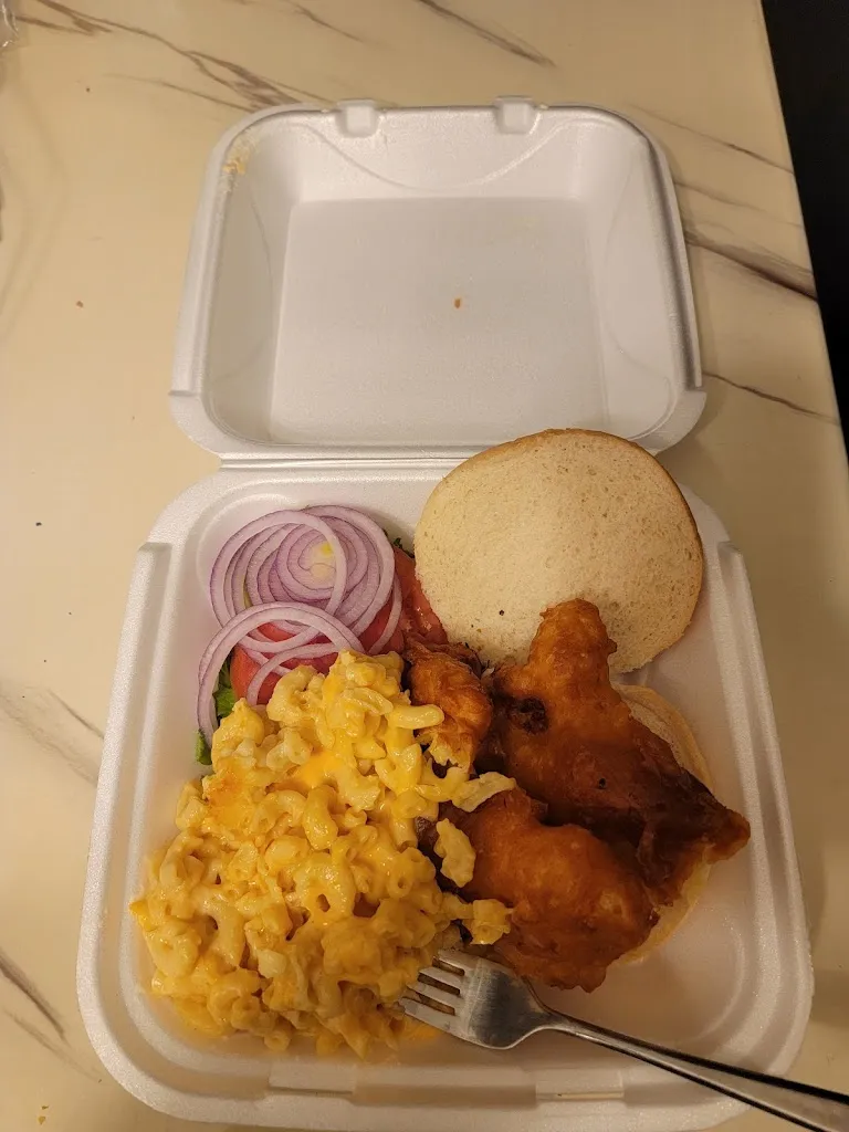 Angelina_American Pie Eatery_Bairdford, PA_avis