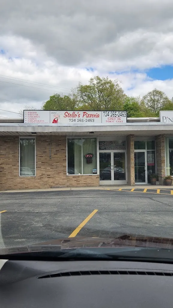 Michael Jozwiak_Stello's Pizzeria_Russellton, PA_avis