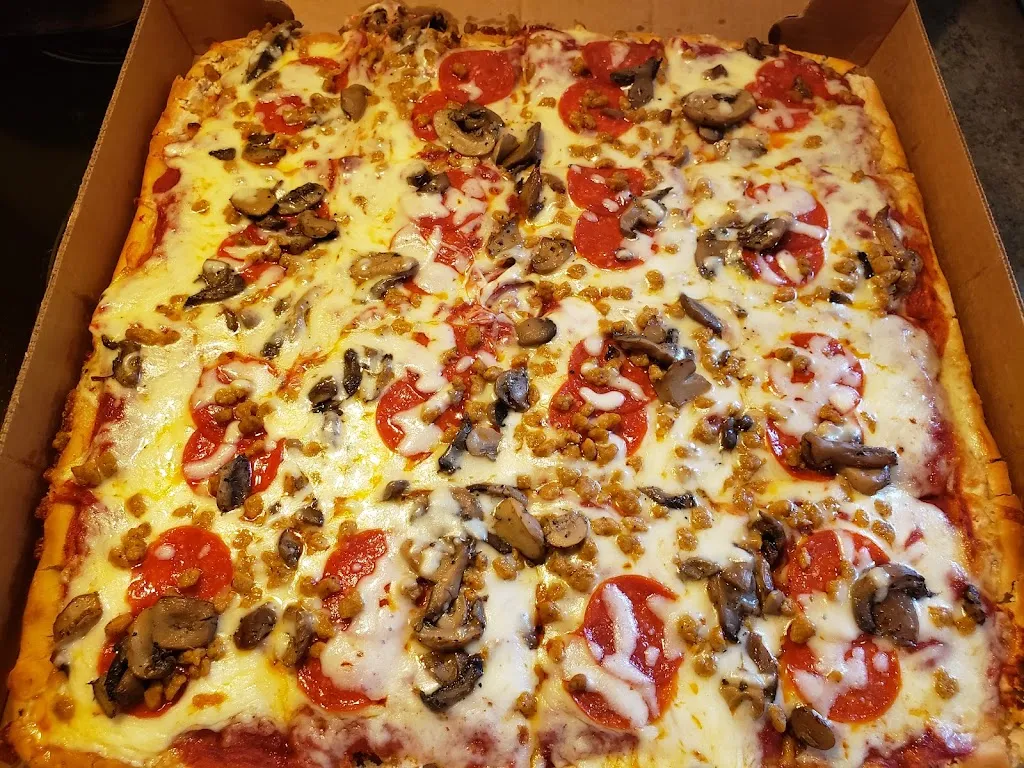 Paul Losh_Stello's Pizzeria_Russellton, PA_review