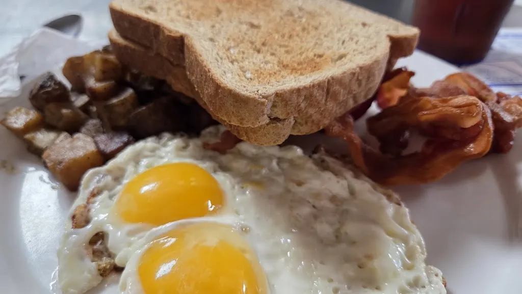 Wongrawee V._Wade's breakfast and grille_Export, PA_review