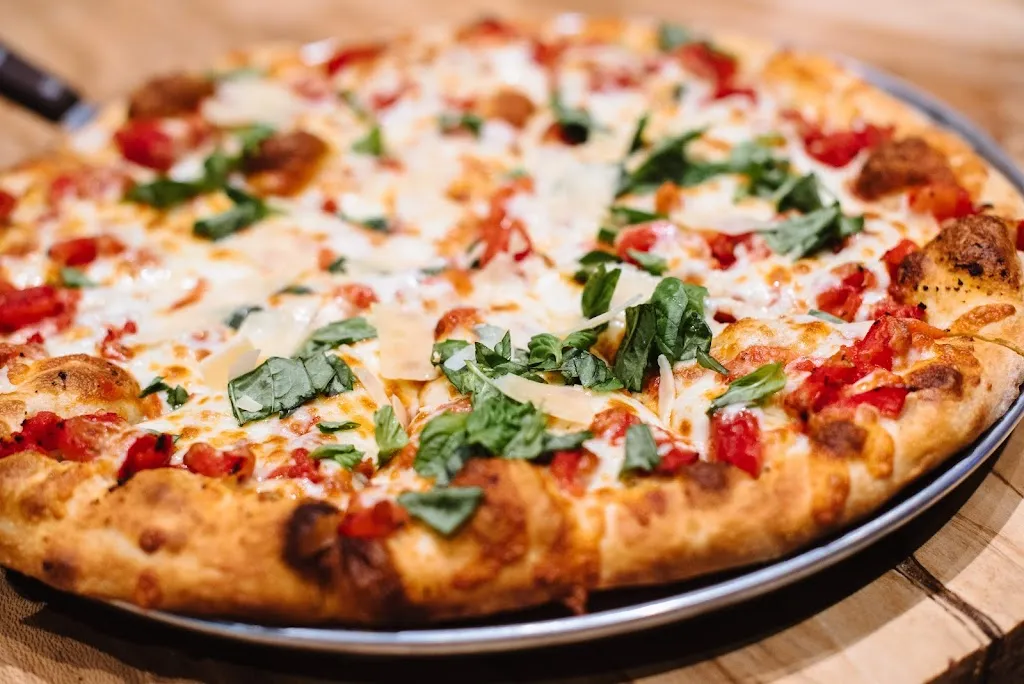 Ginny's Neighborhood Pizza Joint_Murrysville, PA_slider_imagen_3
