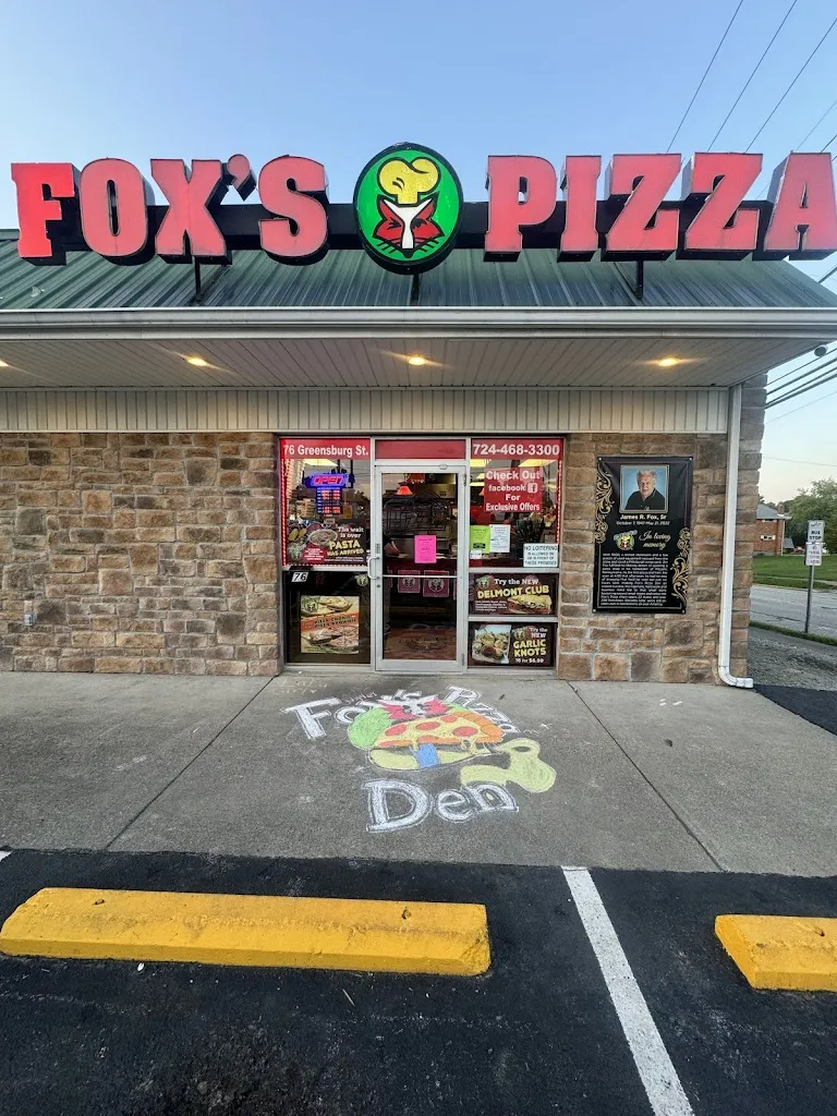 Fox's Pizza Den restaurante en Delmont, PA